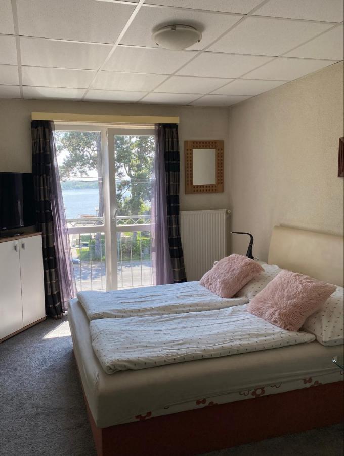 Panzio Tata Bed and Breakfast Eksteriør billede