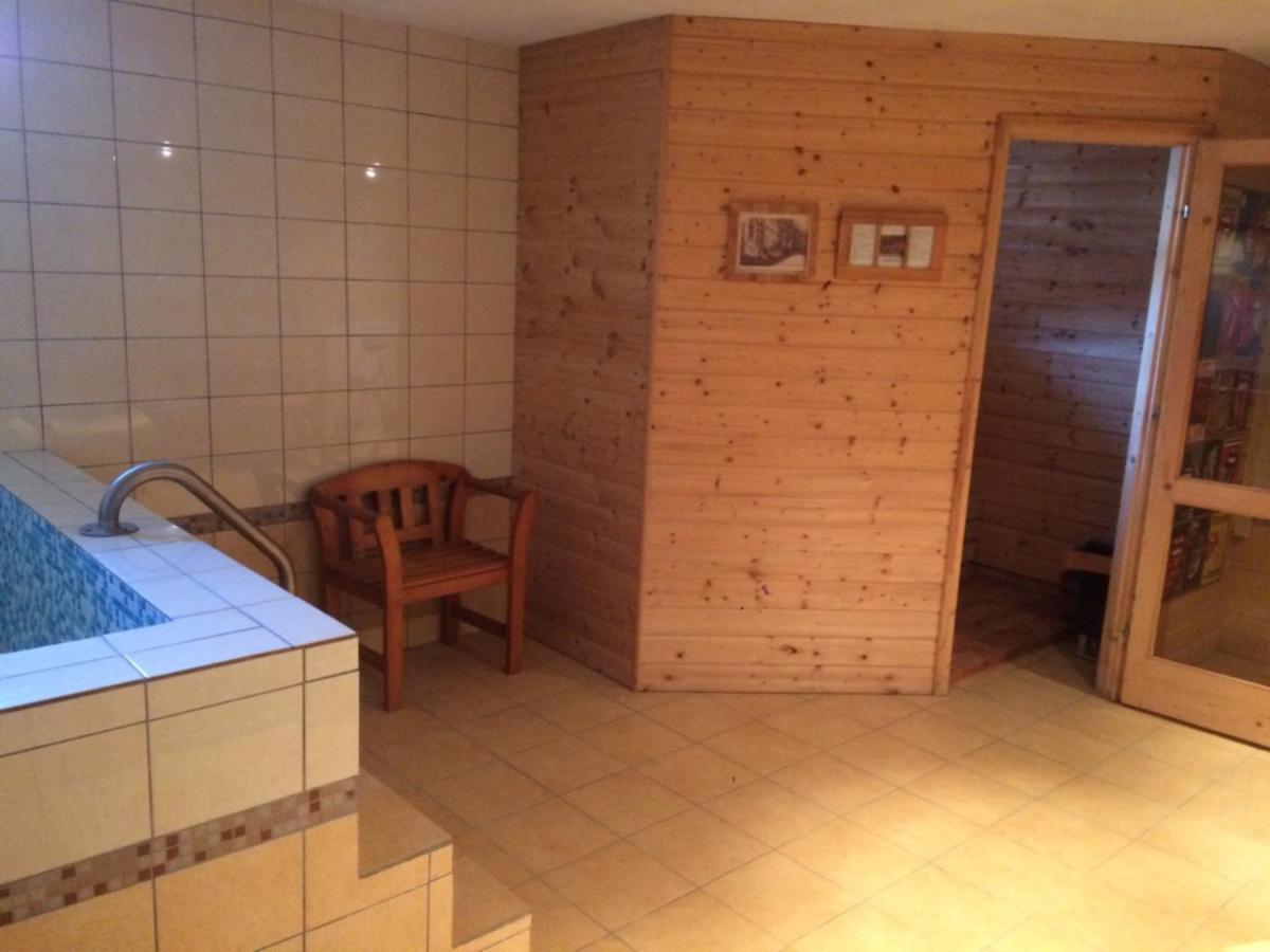 Panzio Tata Bed and Breakfast Eksteriør billede